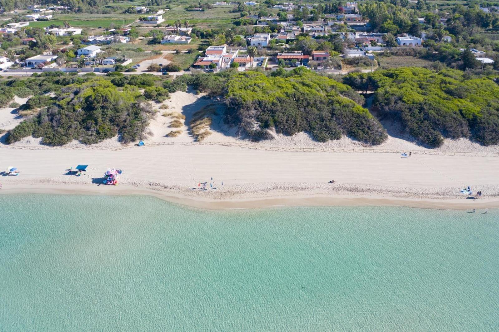 Vidamarina - Camere Al Mare Torre Lapillo Bagian luar foto